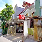 OYO 90840 Teratai Residence