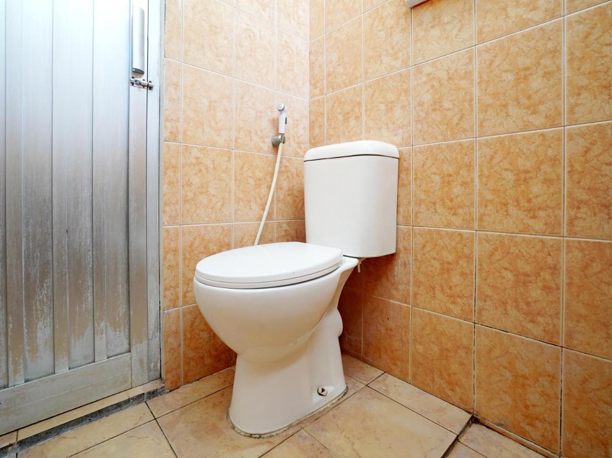 Hotel Oyo 90840 Teratai 2*