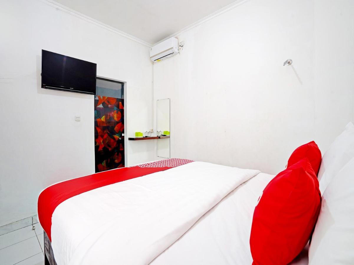 Oyo 90840 Teratai Hotel 2*