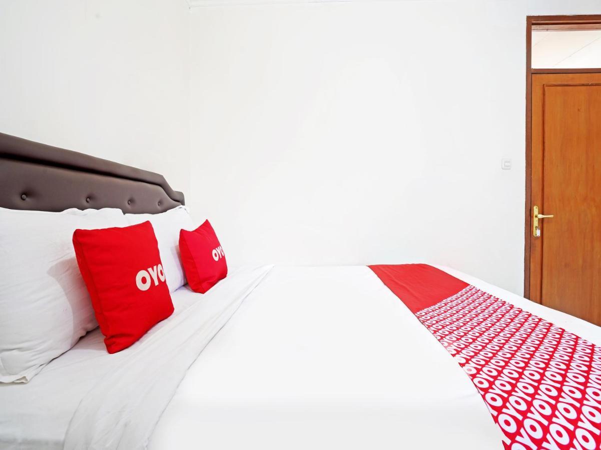 Oyo 90840 Teratai 2*