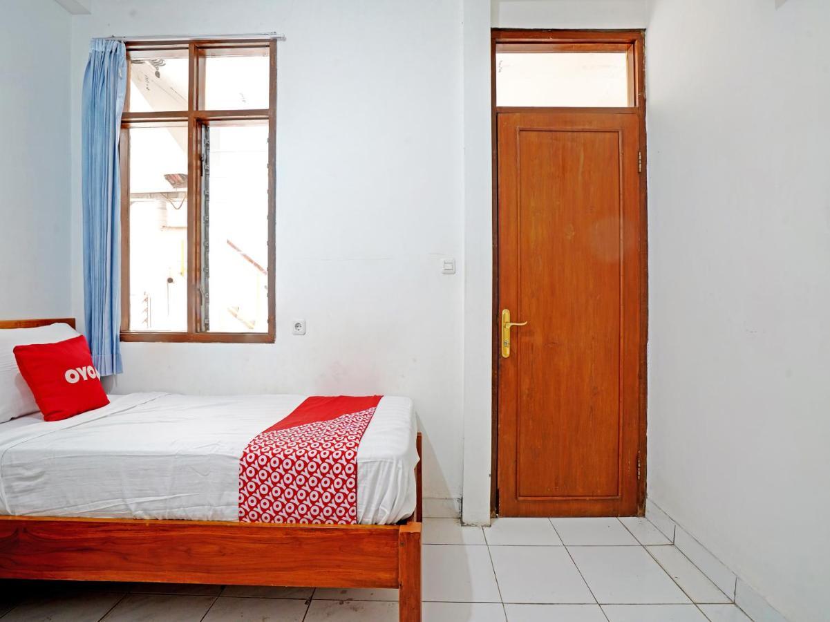 Hotel Oyo 90840 Teratai 2*