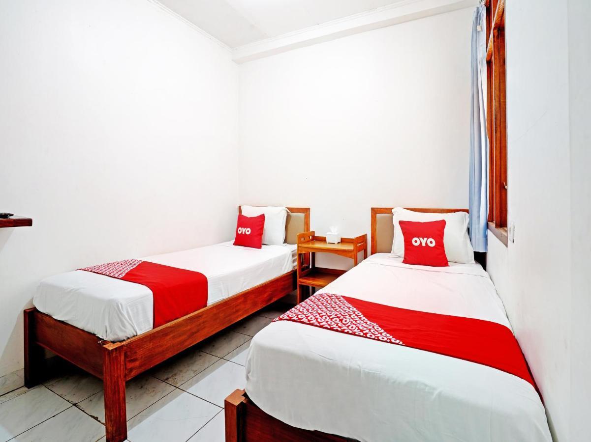 Hotel Oyo 90840 Teratai 2*