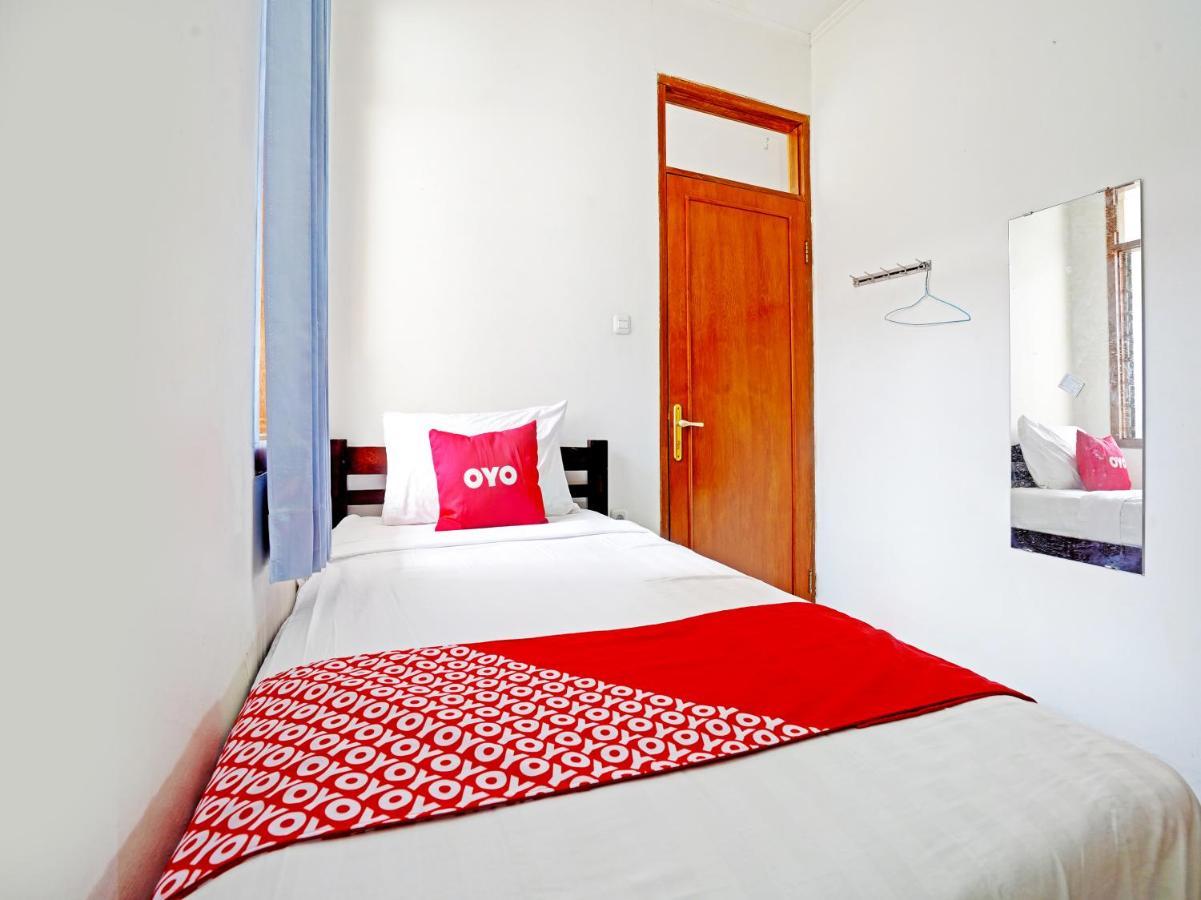 Hotel Oyo 90840 Teratai Bandung